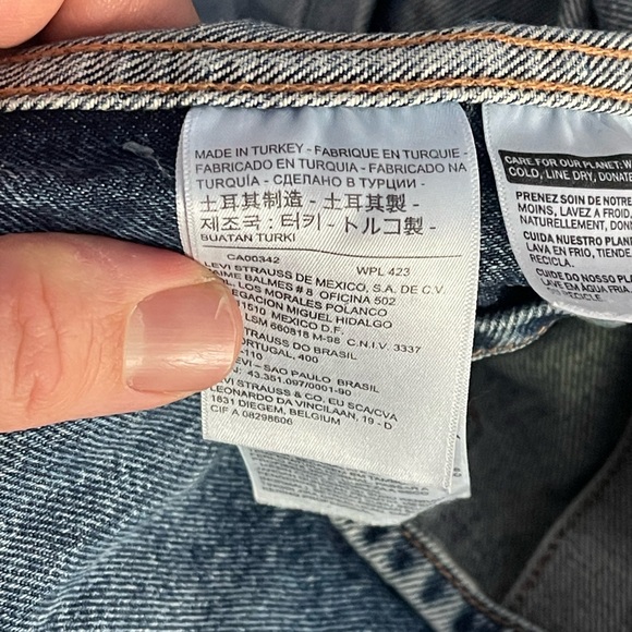 Levi's Made and Crafted Men’s Distressed Light Blue Denim Jacket - Picture 7 of 8